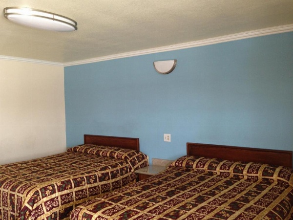 Value Inn image 5